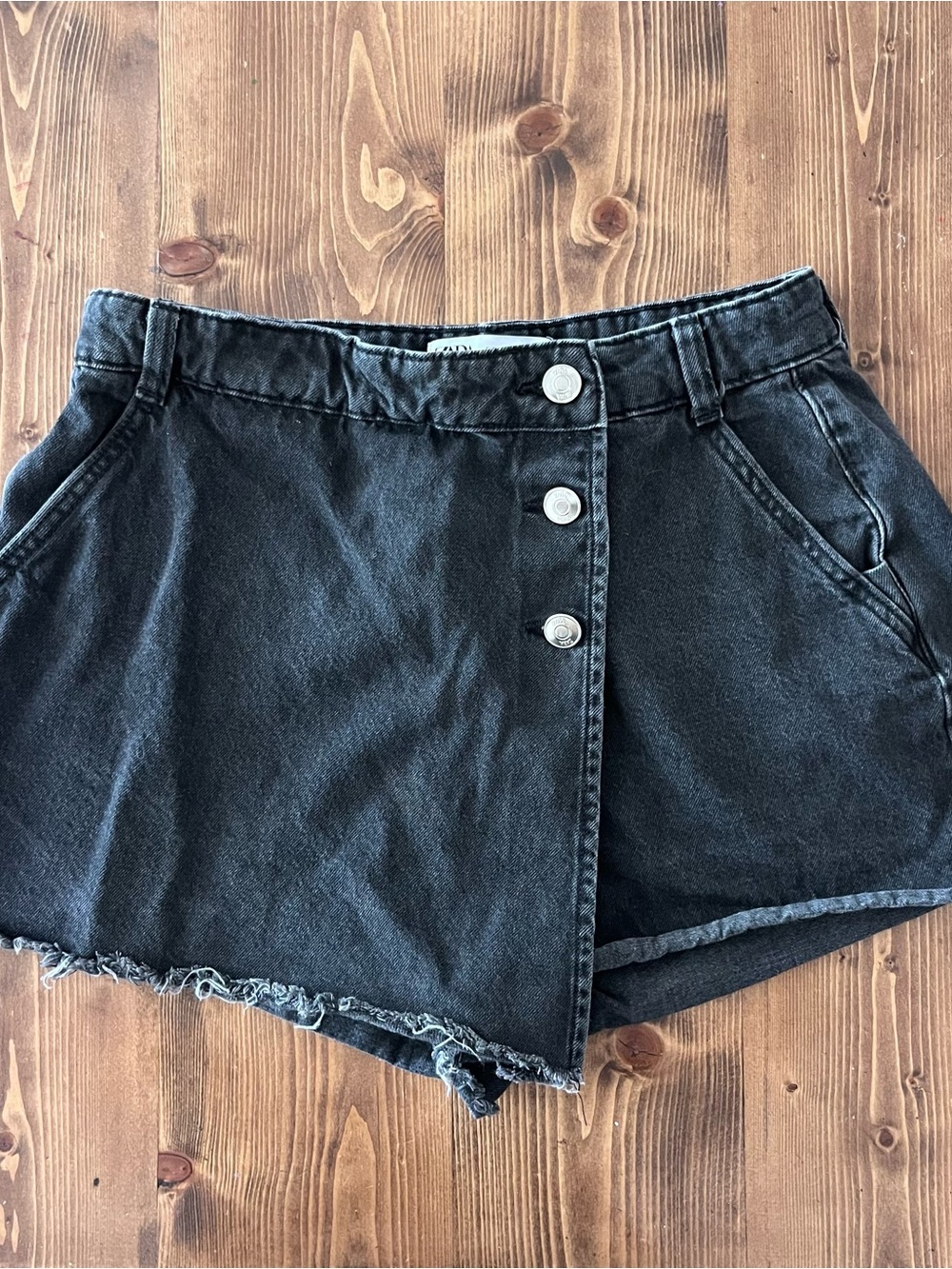 Zara Black Button-Front Denim Skort
